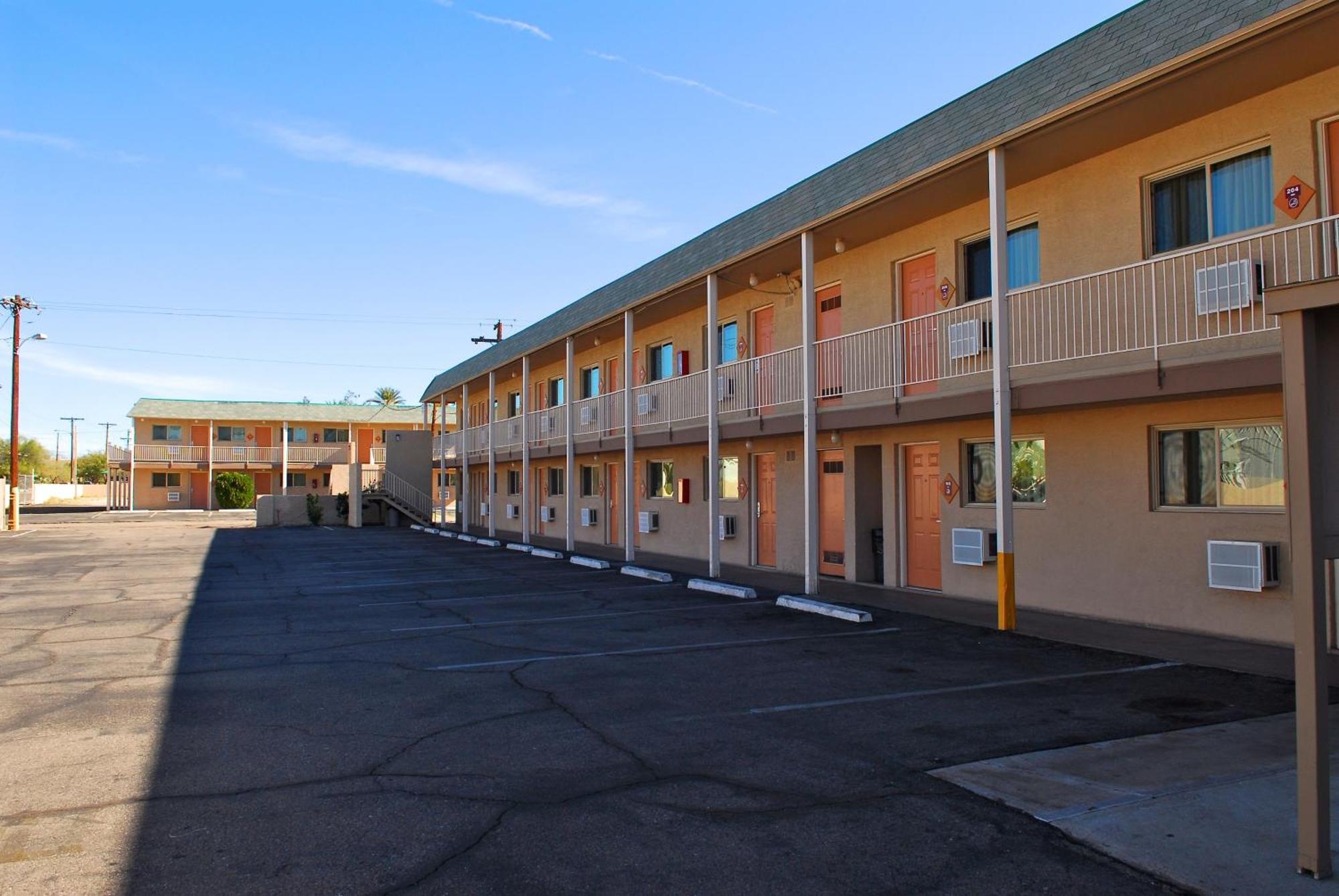 Stone Inn Extended Stay U Of A ทูซอน ภายนอก รูปภาพ